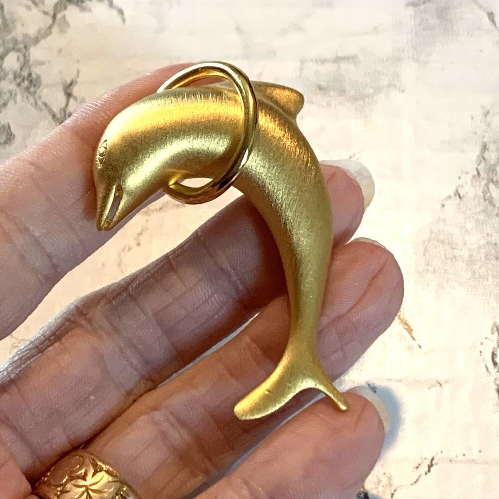Vintage Textured Gold Tone Dolphin Brooch Jumping Through Hoop Figural Pin